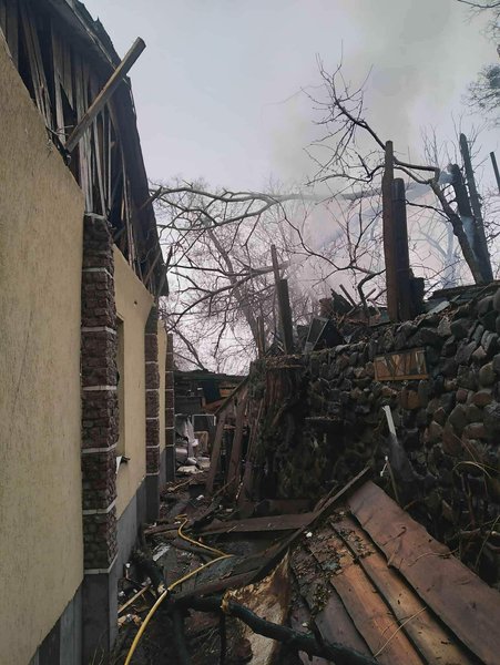 Будинок сім'ї Поліщука Від обстрілу ЗС РФ постраждав будинок сім'ї Богдана Поліщука